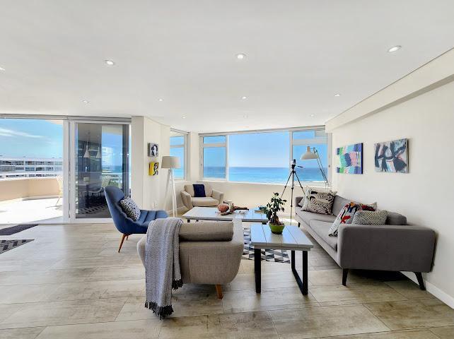 2 Bedroom Property for Sale in Sea Point Western Cape
